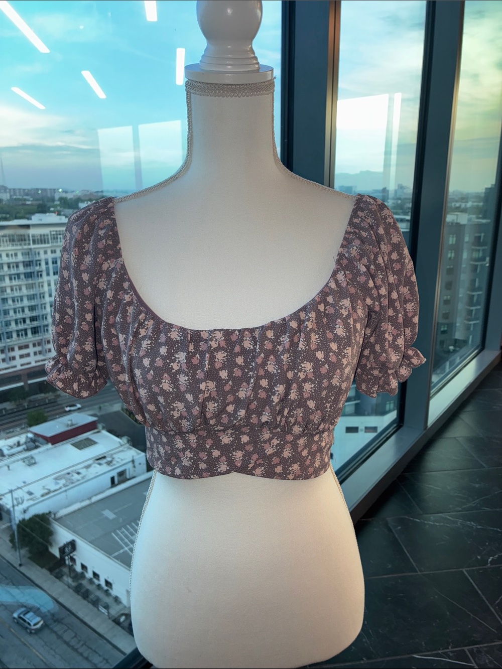 Altrd State Mauve Floral Scoop-Neck Cropped Top